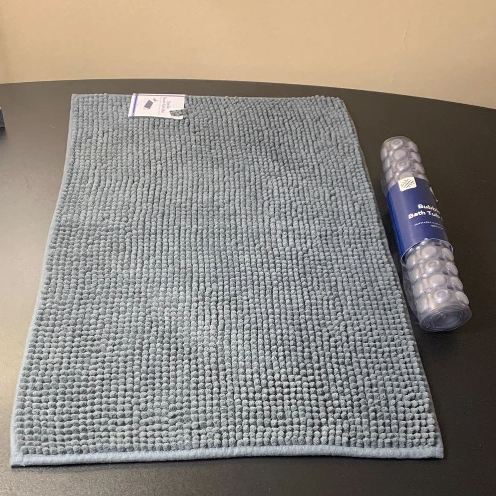 Bath Mat/ Bubble Bath Tub Mat ( NWT) Grey